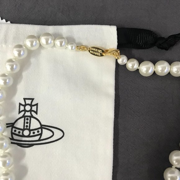 Vivienne Westwood Bas Relief Pearl Necklace Gold Tone LARGE - Picture 4 of 4